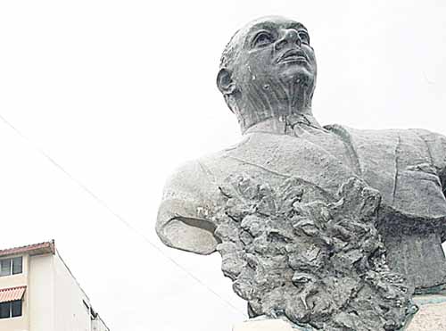 bust of Sidney Young in Rio Abajo